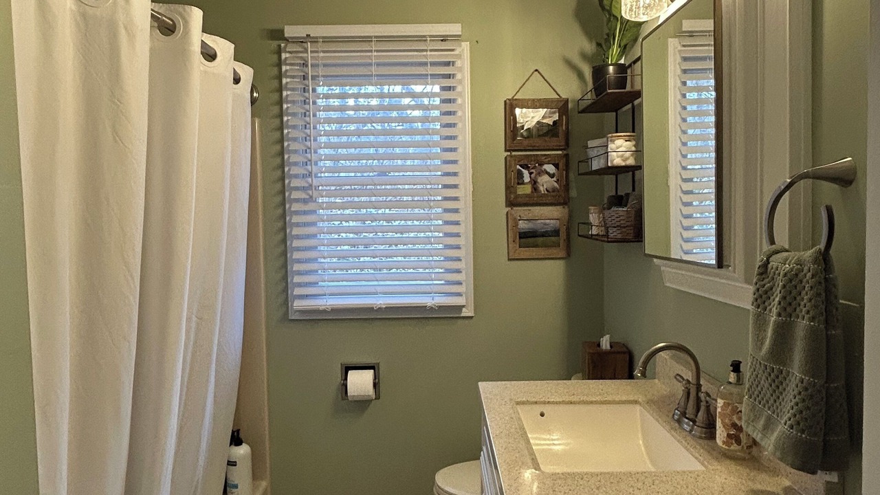Photo of Bathroom in Crouch Crossroad