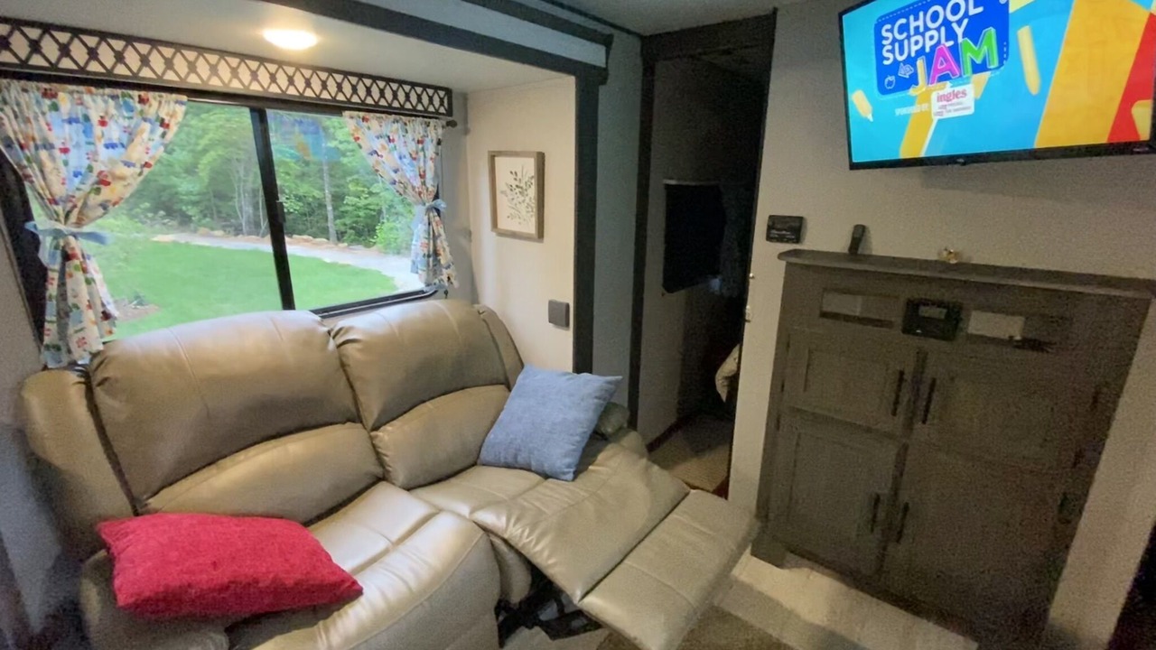 Photo of Livingroom in Cleveland