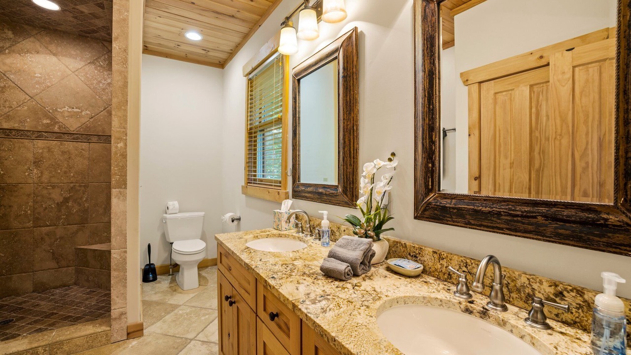 Photo of Bathroom in Seven Devils