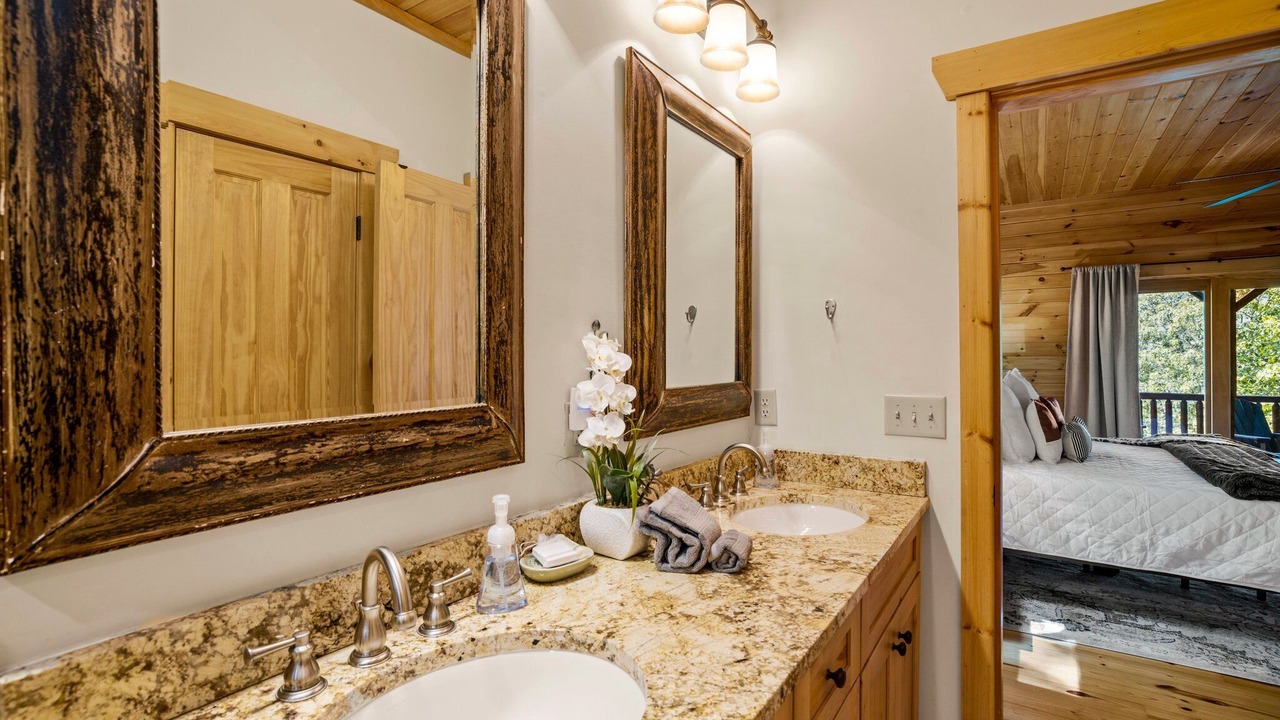 Photo of Bathroom in Seven Devils