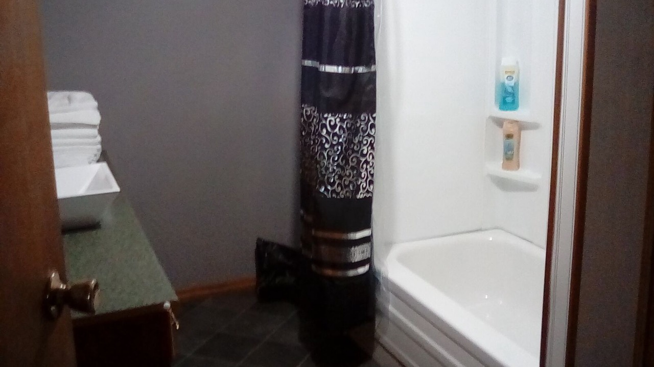 Photo of Bathroom in Henlawson