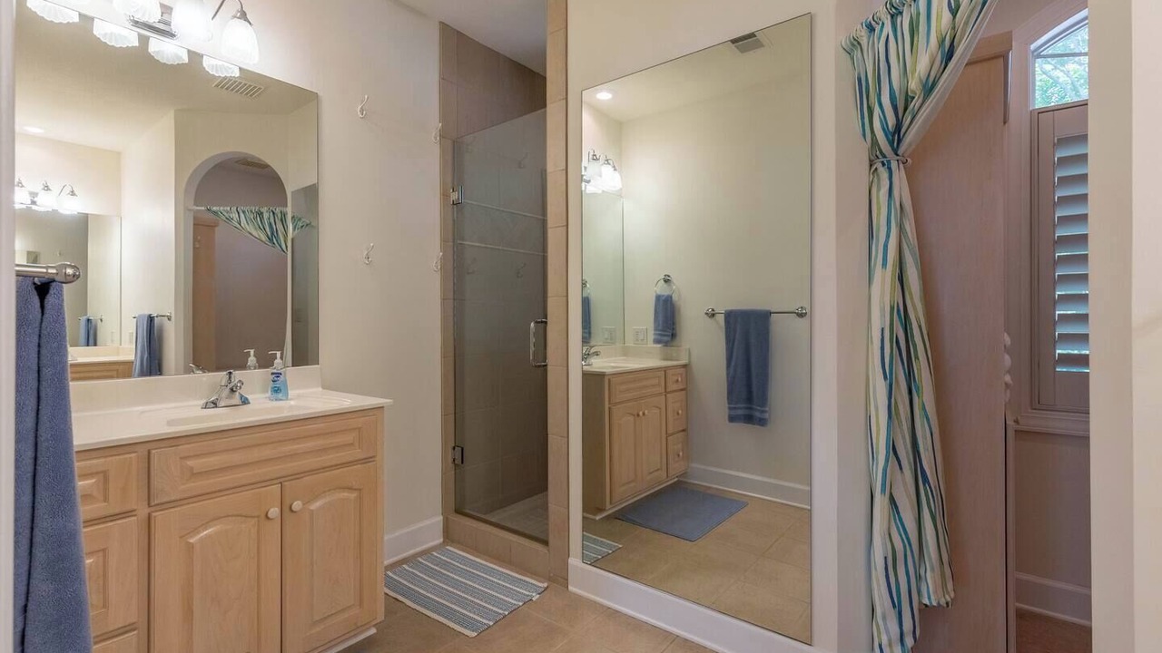 Photo of Bathroom in Nebo