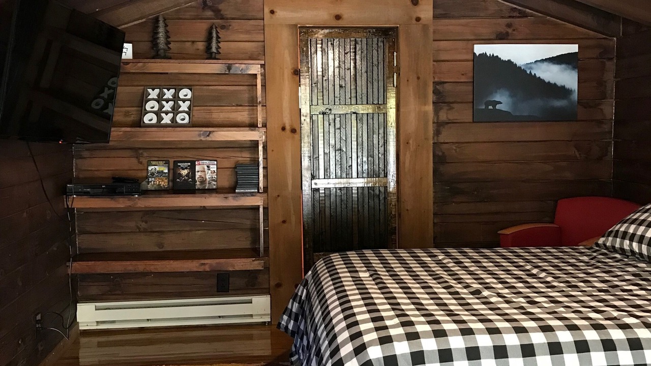 Photo of Bedroom in Cranberry Falls