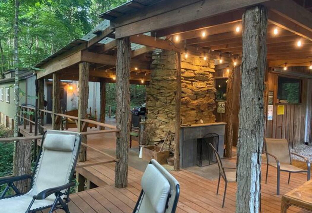 Photo of Livingroom in Flag Pond