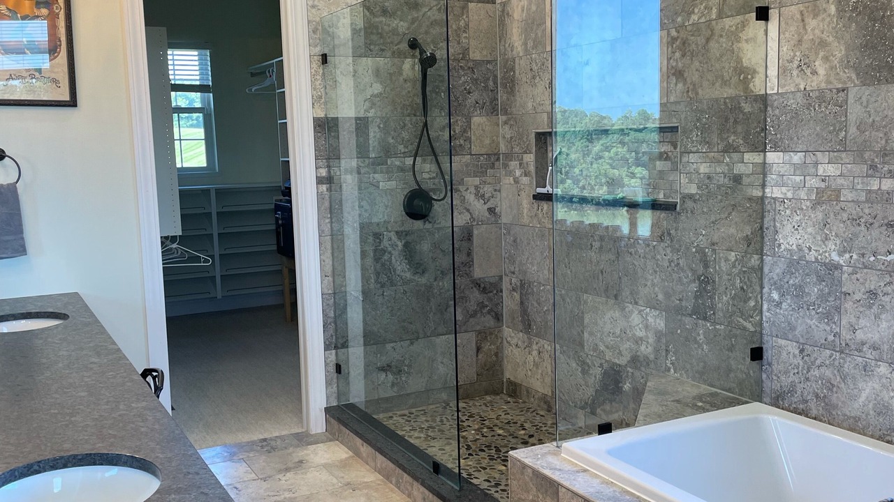Photo of Bathroom in Dry Ridge