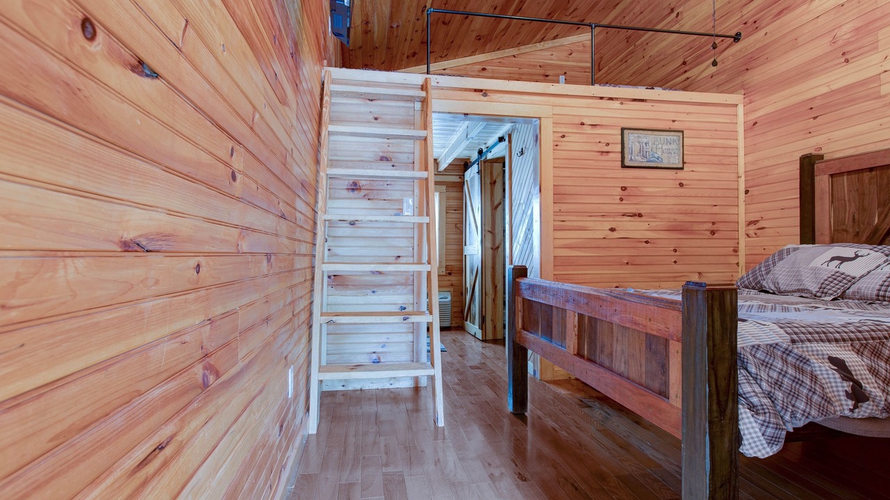 Photo of Bedroom in Pine Ridge