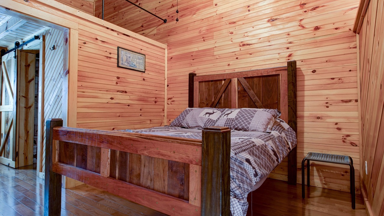 Photo of Bedroom in Pine Ridge