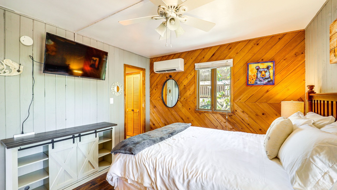 Photo of Bedroom in Newland