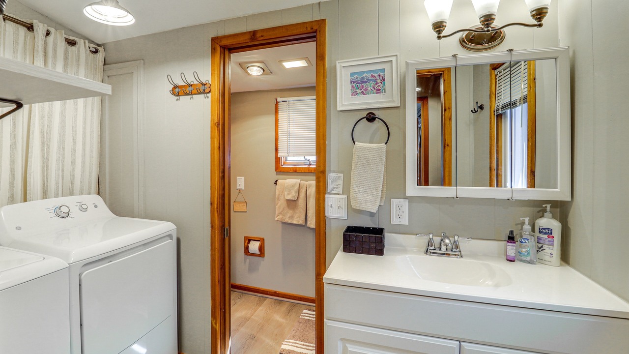Photo of Bathroom in Newland
