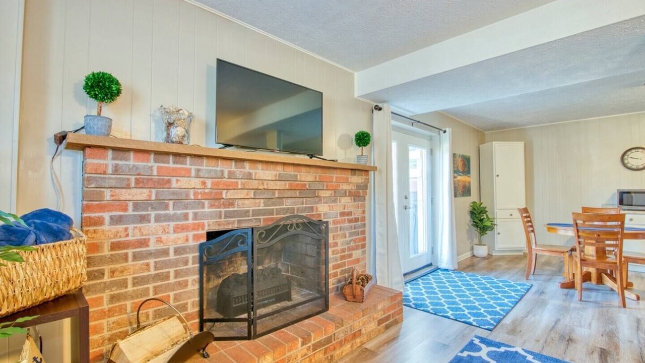 Photo of Livingroom in Johnson City