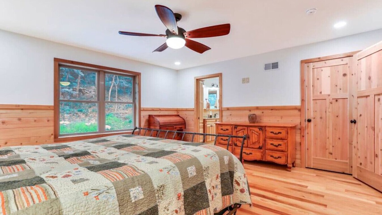 Photo of Bedroom in Berkeley Springs