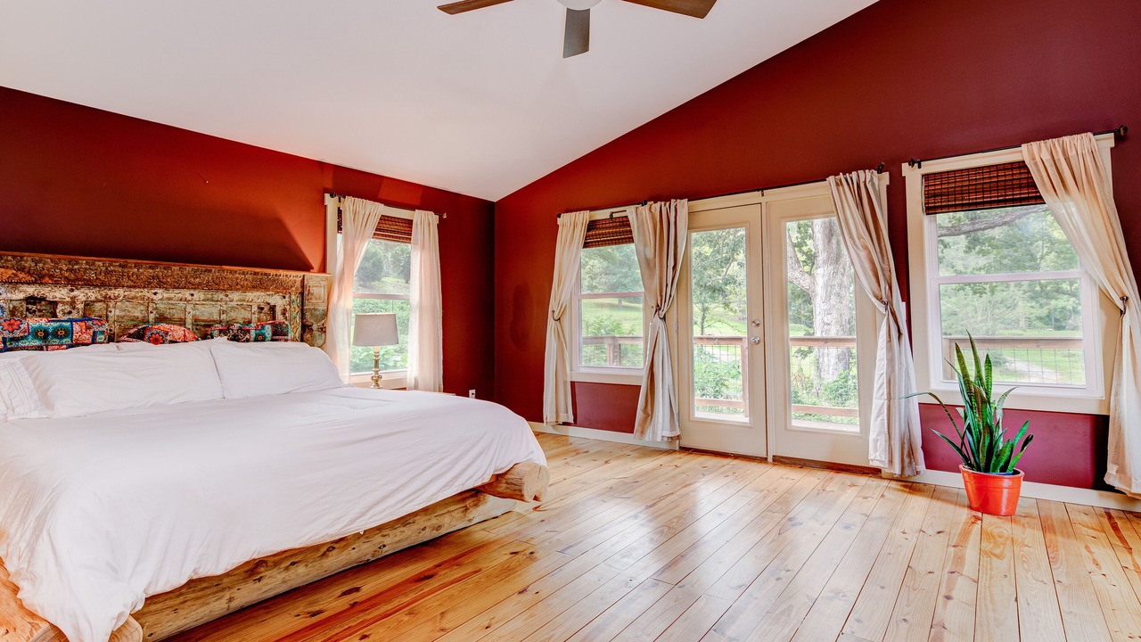 Photo of Bedroom in Woodfin