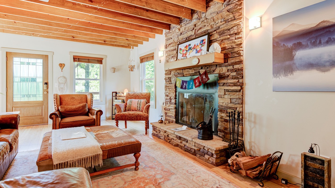 Photo of Livingroom in Woodfin