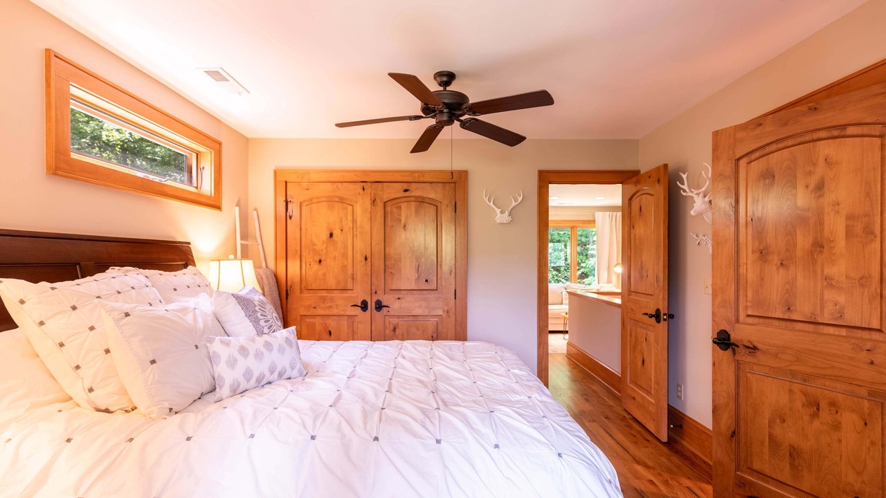 Photo of Bedroom in Elk Park