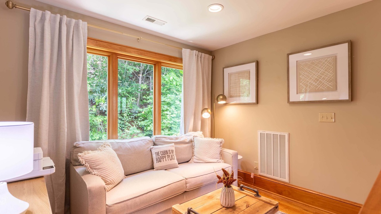 Photo of Livingroom in Elk Park