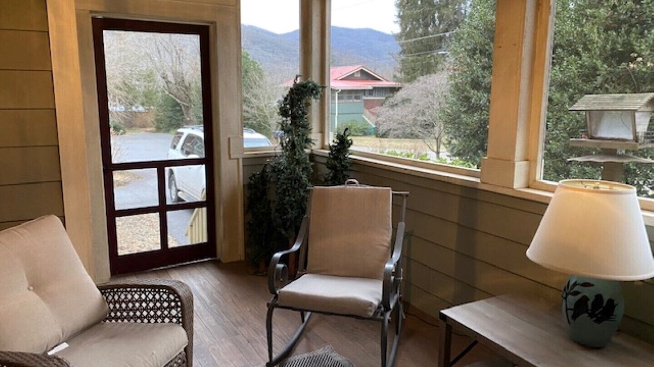 Photo of Livingroom in Black Mountain