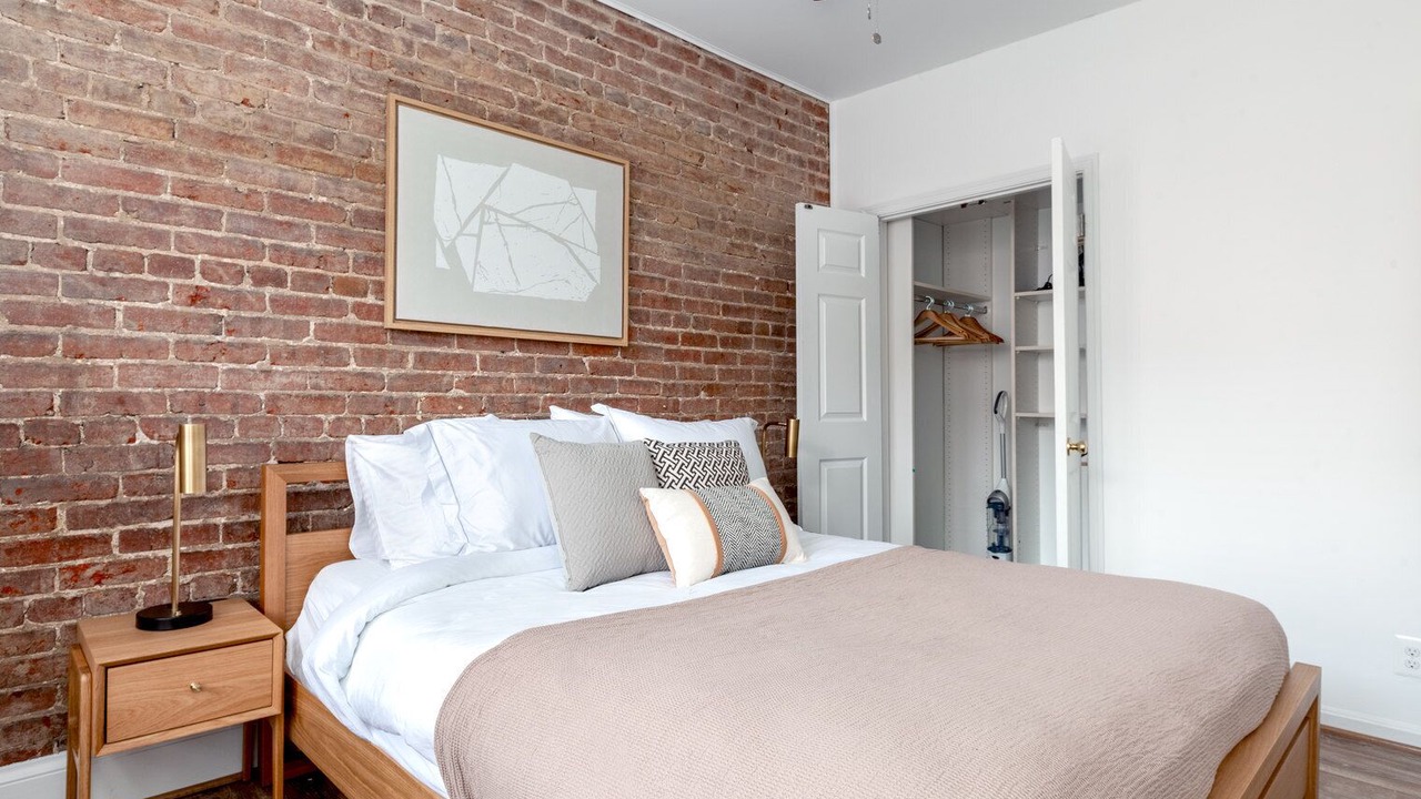 Photo of Bedroom in Adams Morgan