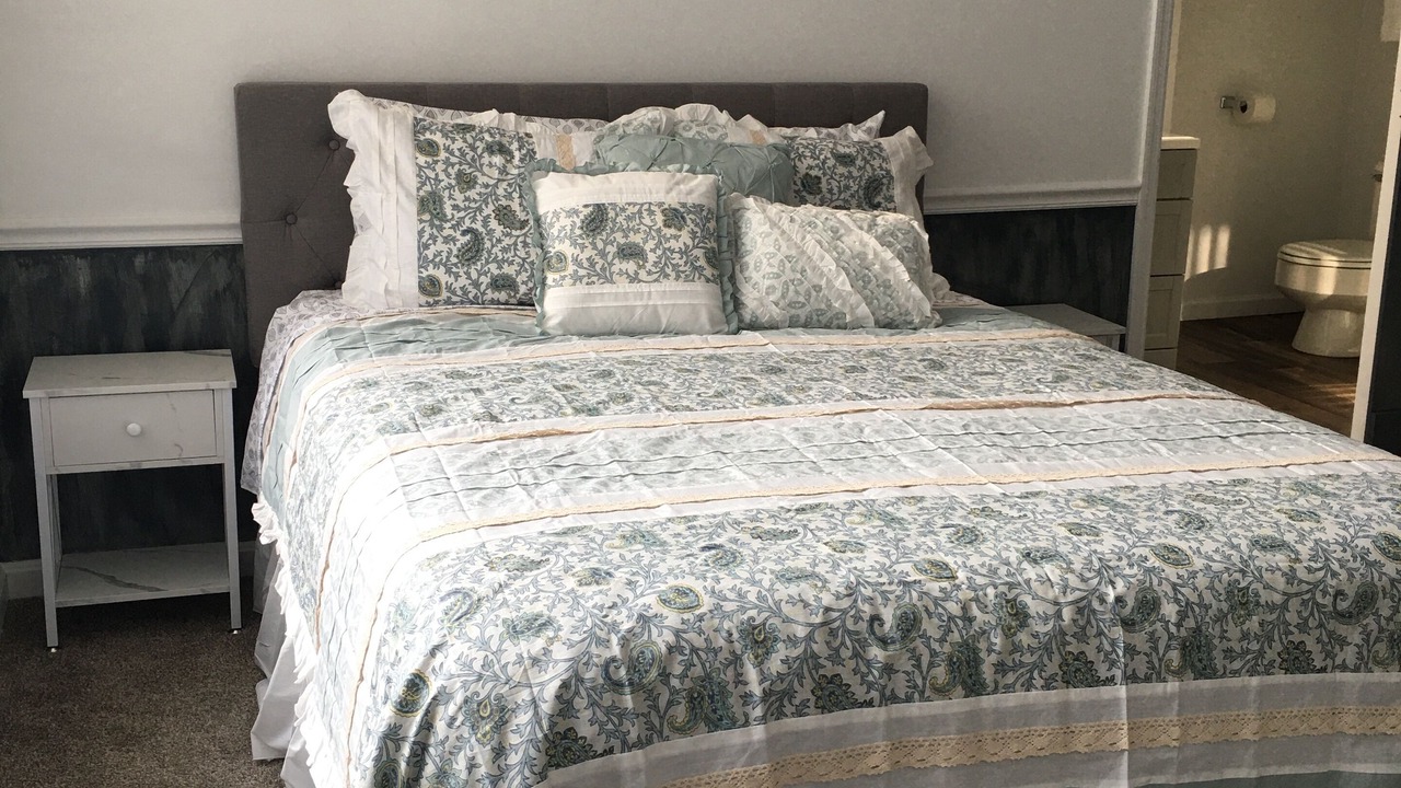 Photo of Bedroom in Maysville