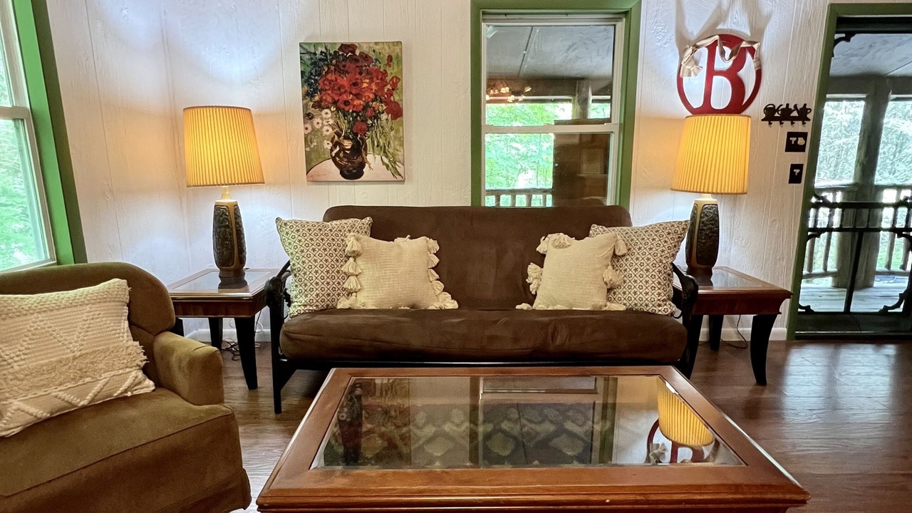 Photo of Livingroom in Roan Mountain