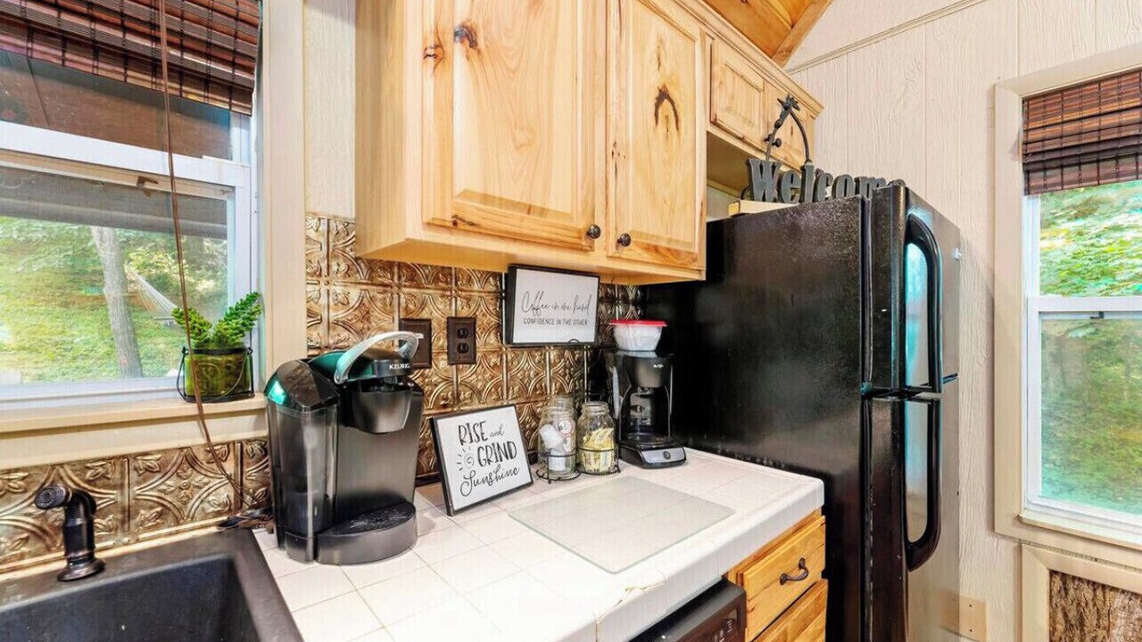 Photo of Kitchen in Roan Mountain
