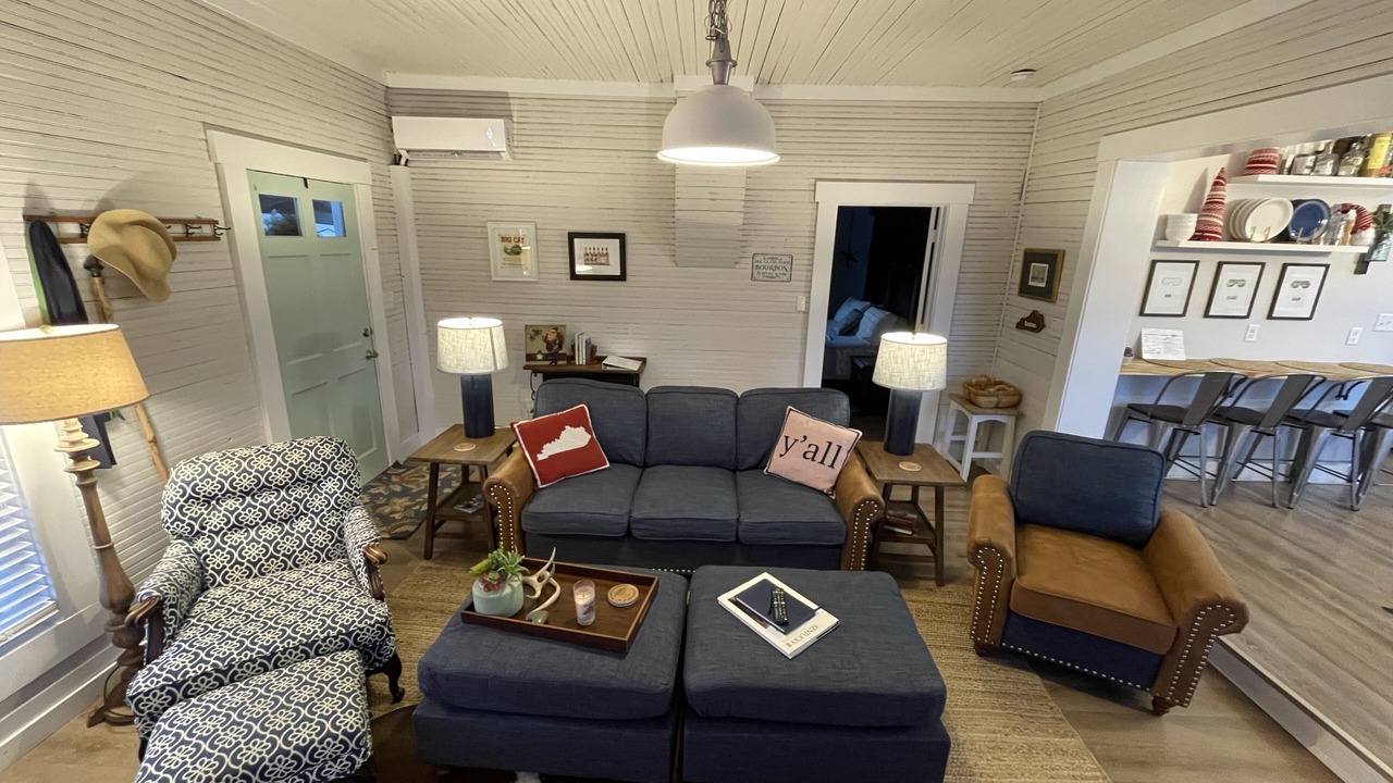 Photo of Livingroom in Chaplin