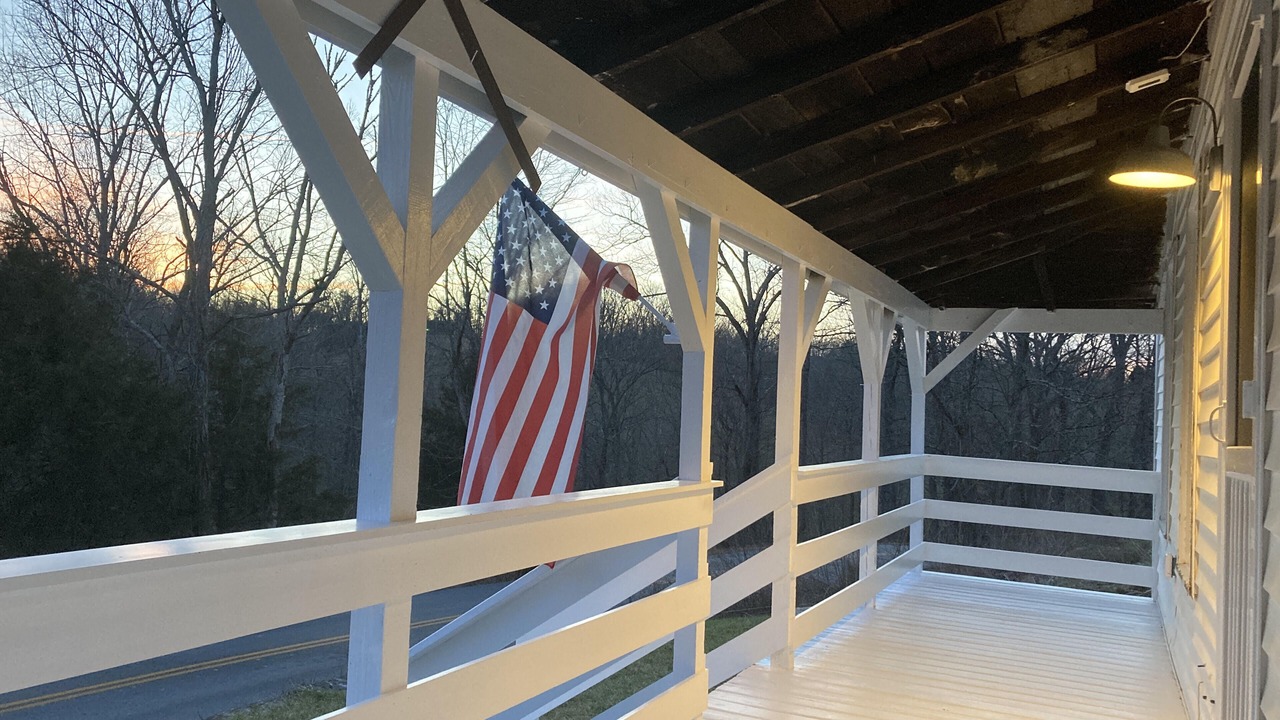 Photo of Patio Balcony in Chaplin