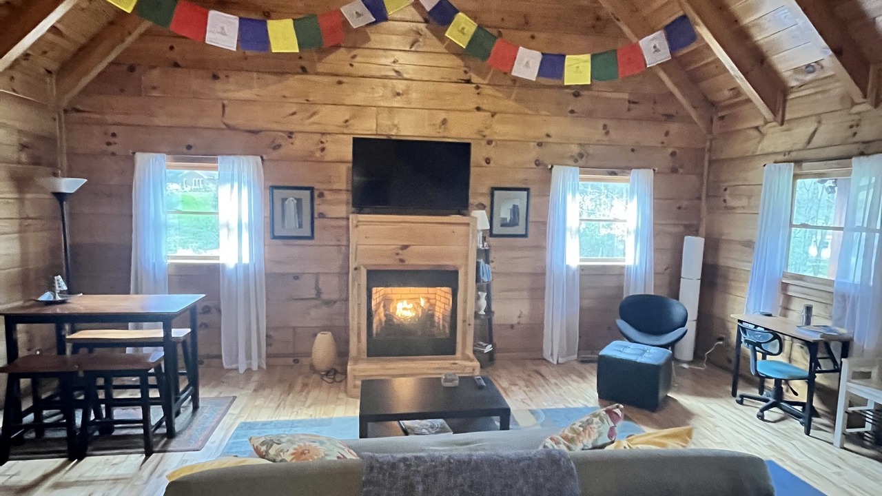Photo of Livingroom in Roan Mountain