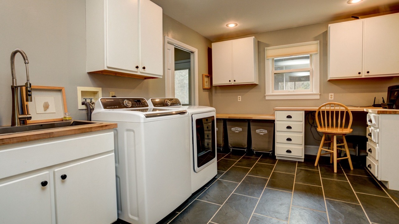 Photo of Bedroom in Barnardsville
