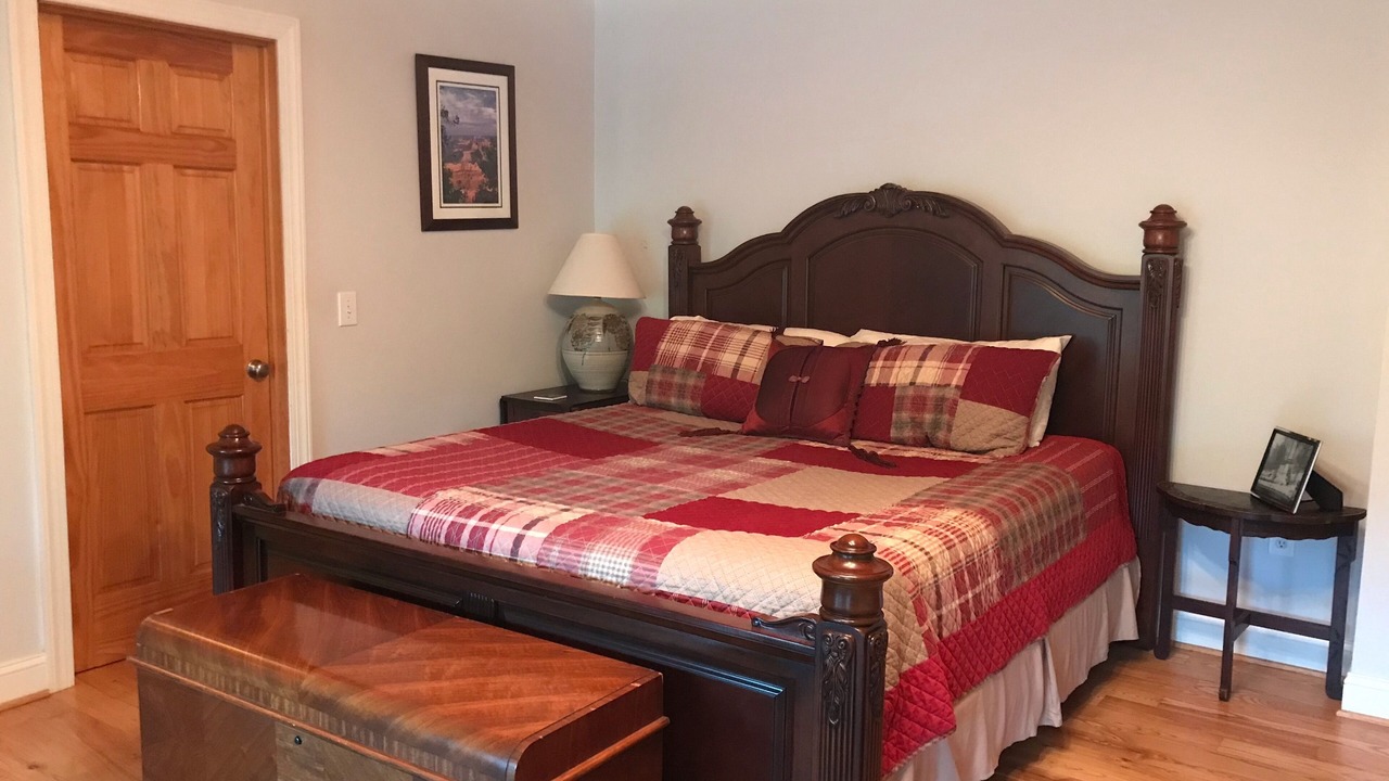 Photo of Bedroom in Butler