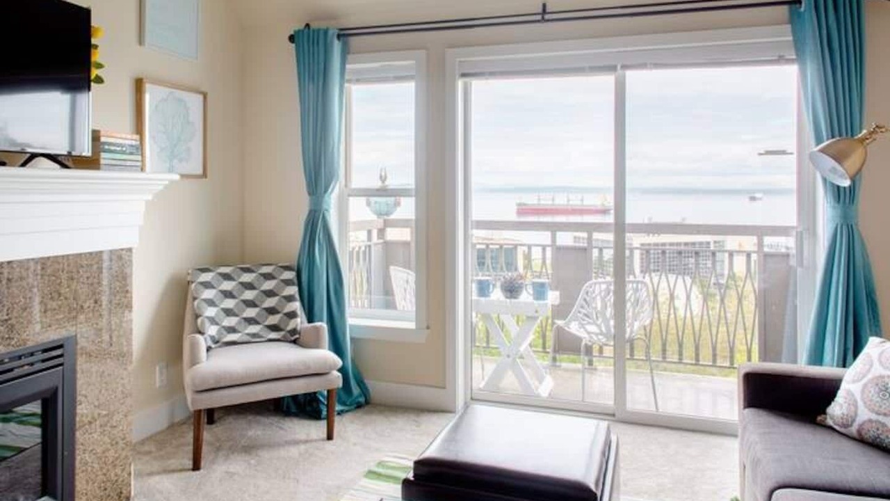 Photo of Livingroom in Lower Queen Anne