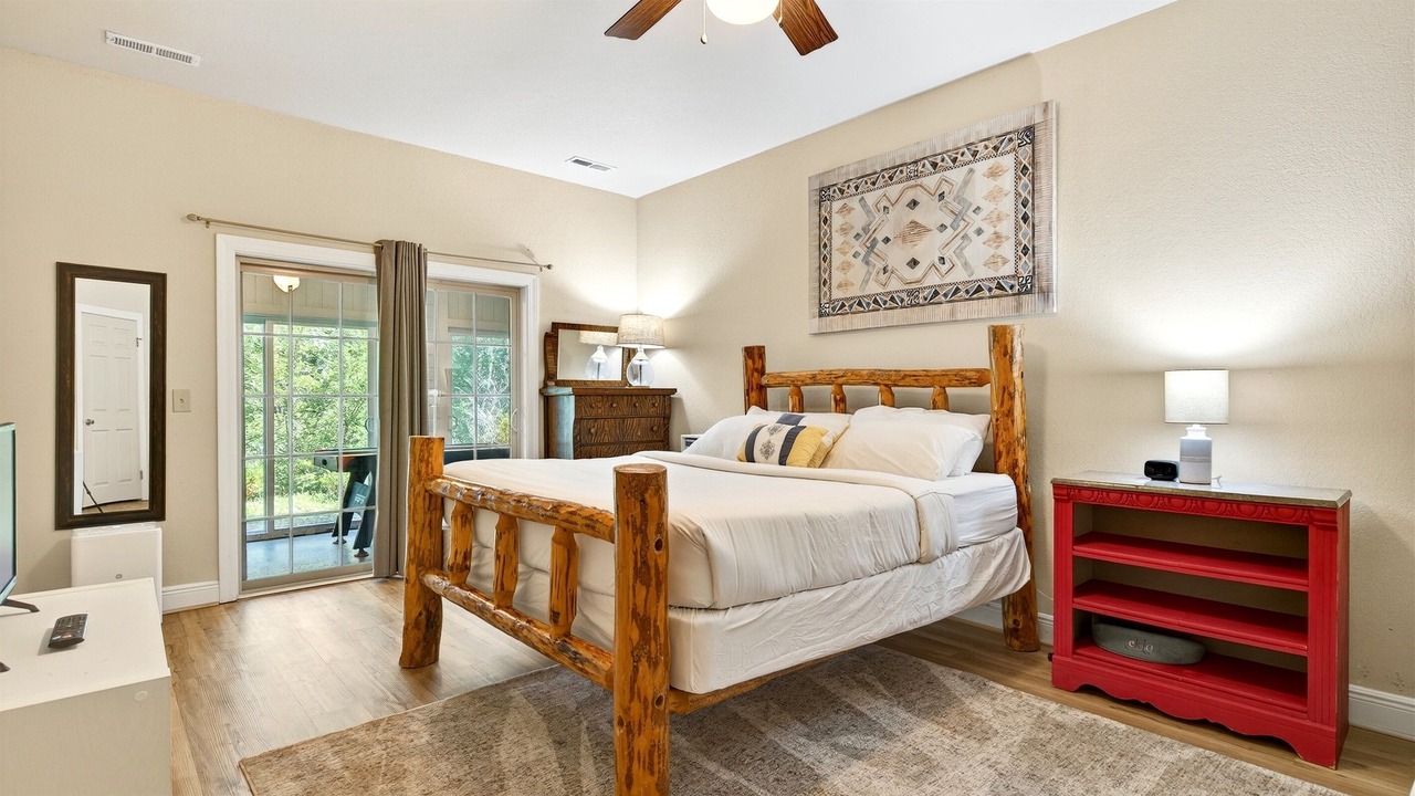 Photo of Bedroom in Stonecrest