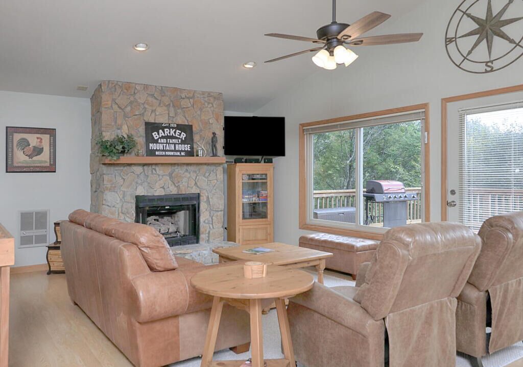 Photo of Livingroom in Beech Mountain