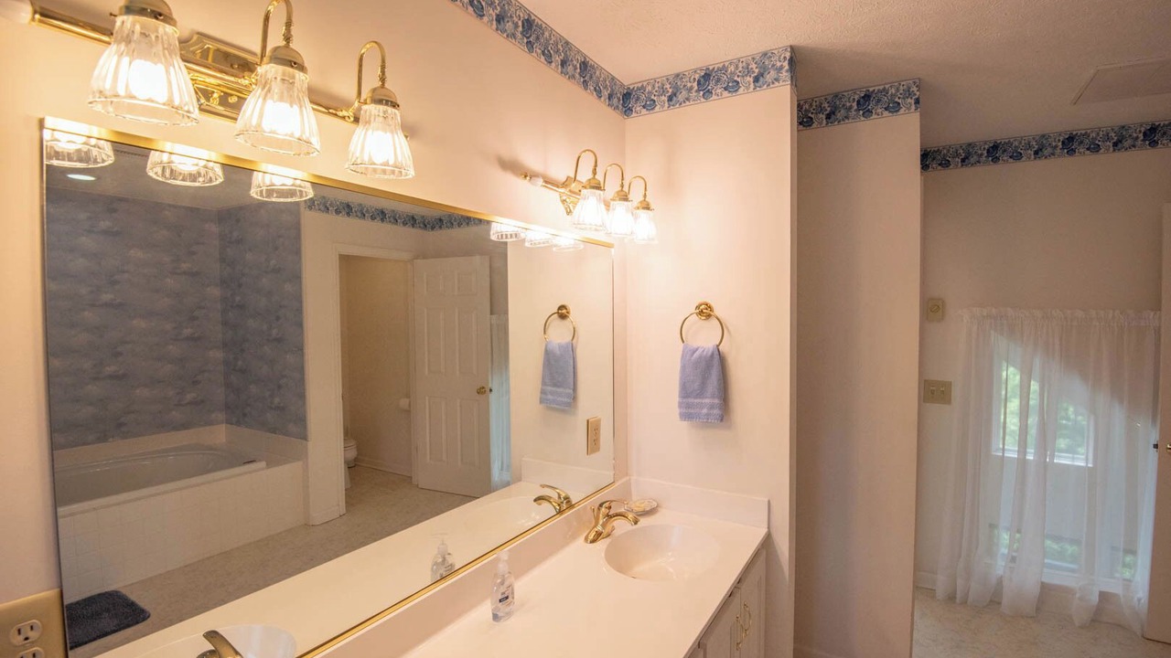 Photo of Bathroom in Lansing