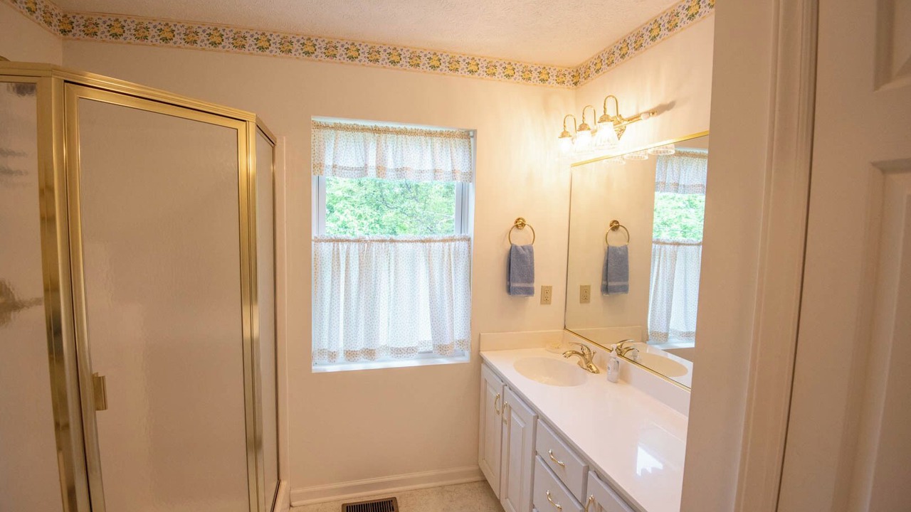 Photo of Bathroom in Lansing