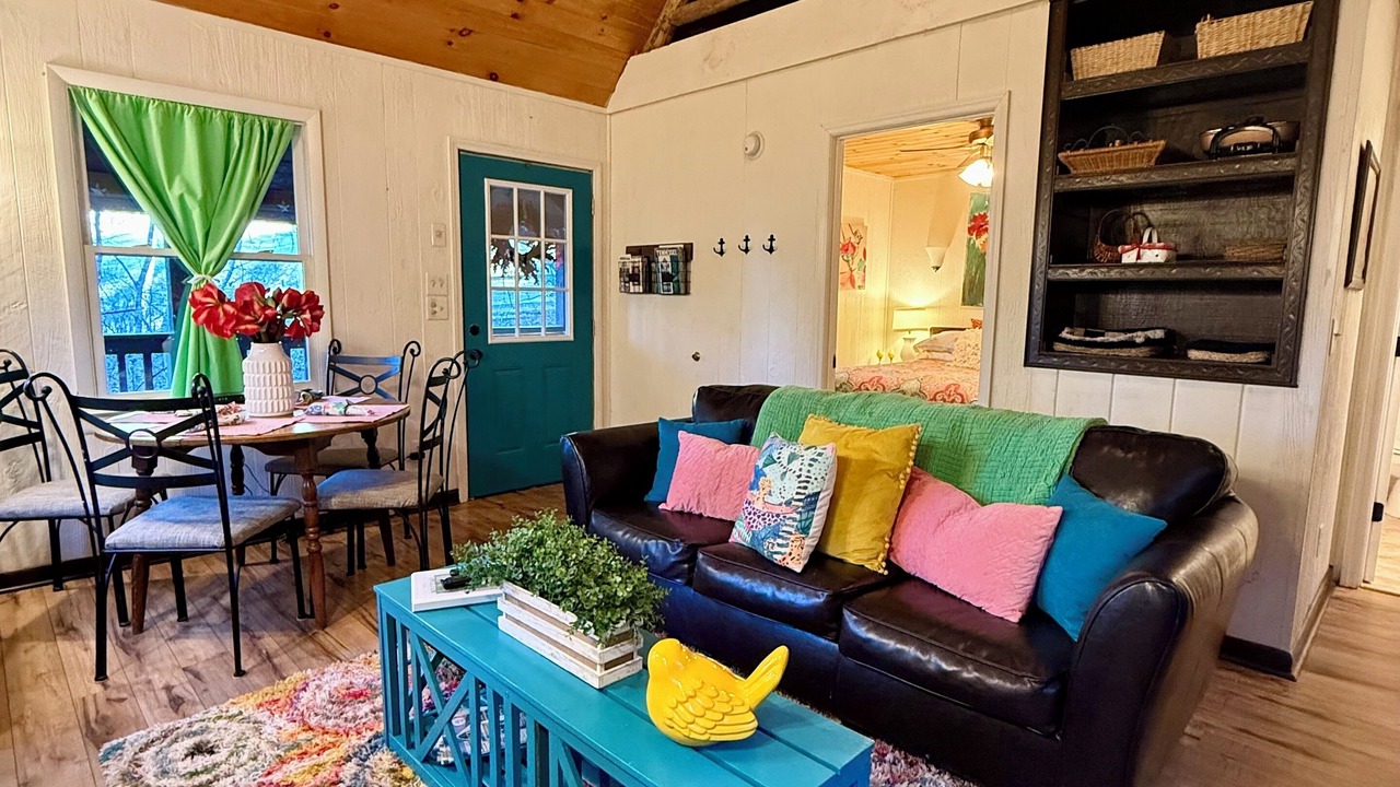 Photo of Livingroom in Roan Mountain