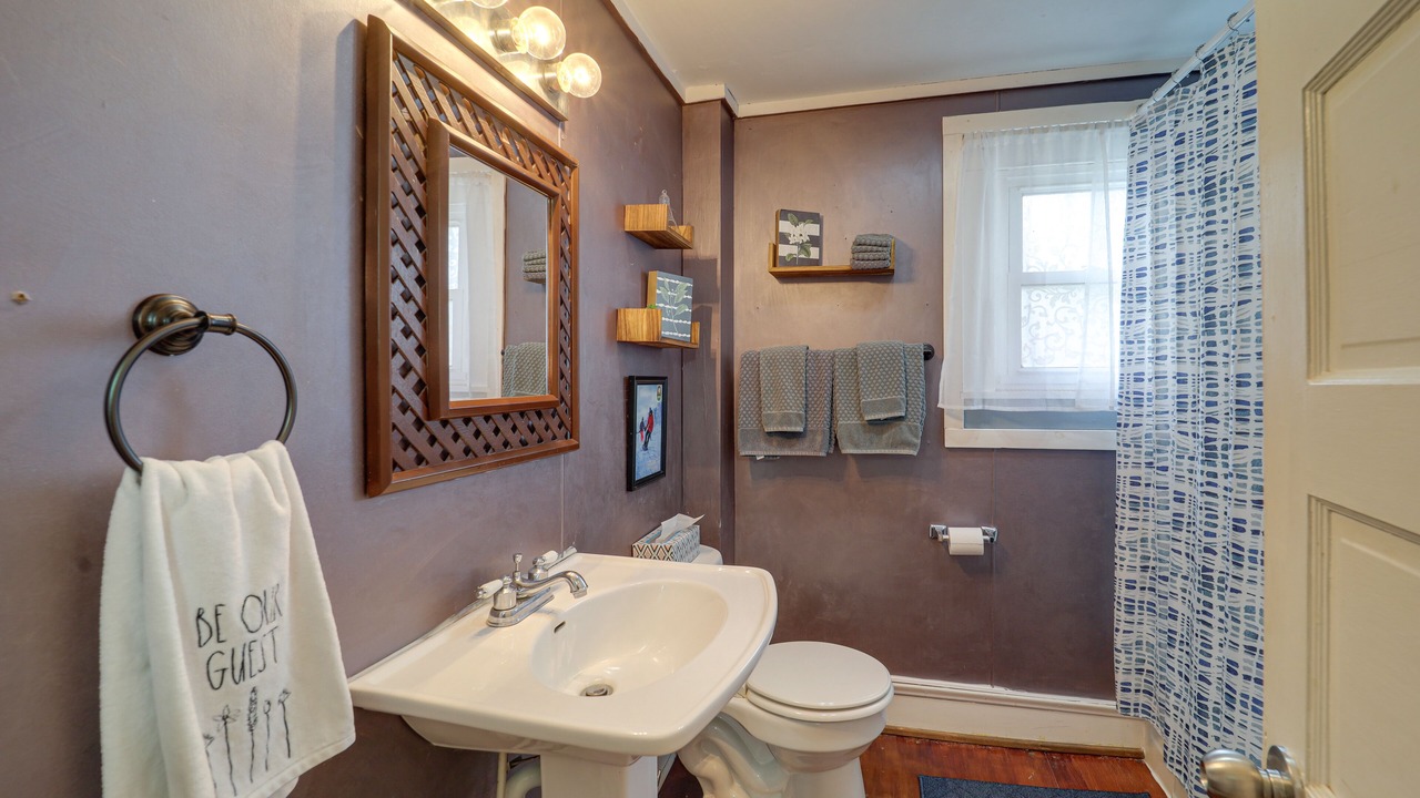 Photo of Bathroom in Newland