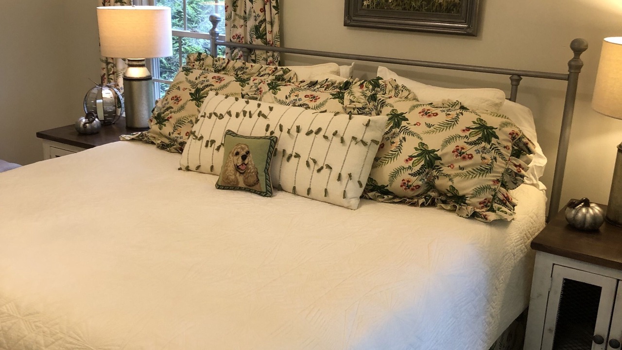 Photo of Bedroom in Mirror Lake