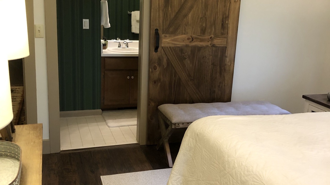 Photo of Bedroom in Mirror Lake