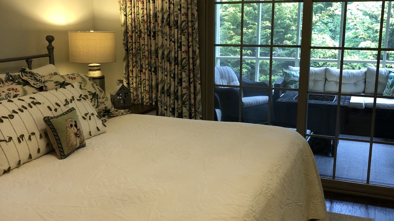 Photo of Bedroom in Mirror Lake