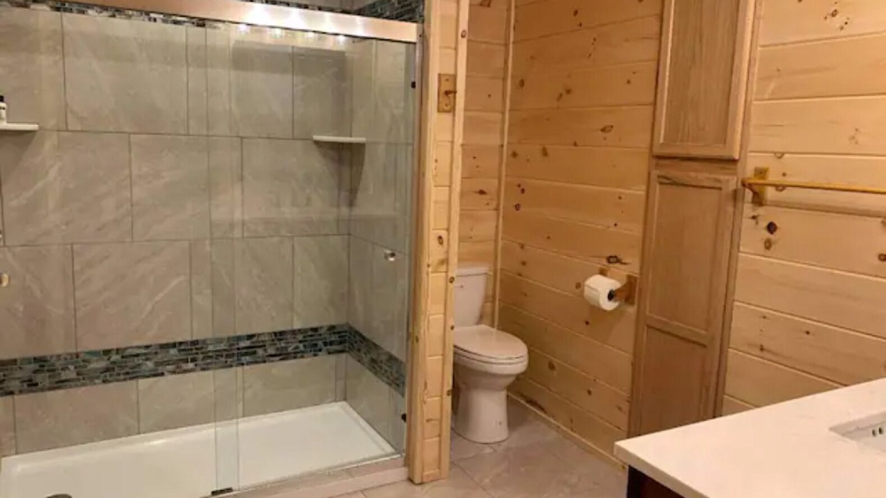 Photo of Bathroom in Newland