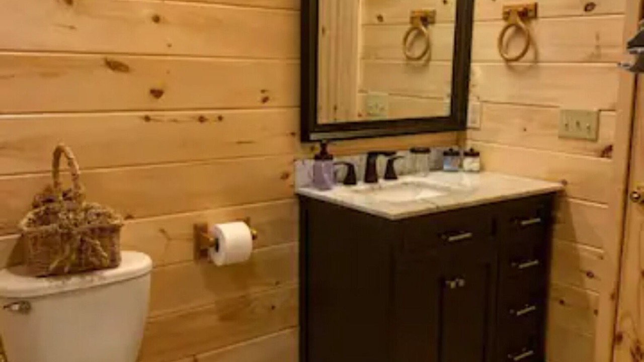 Photo of Bathroom in Newland