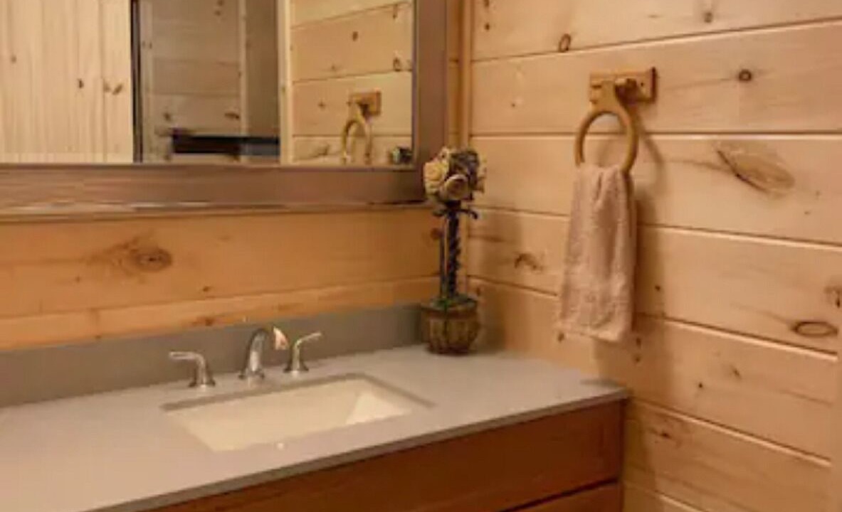 Photo of Bathroom in Newland