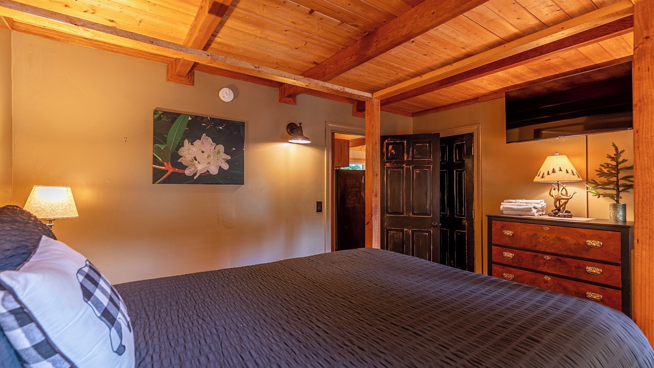 Photo of Bedroom in Lenoir