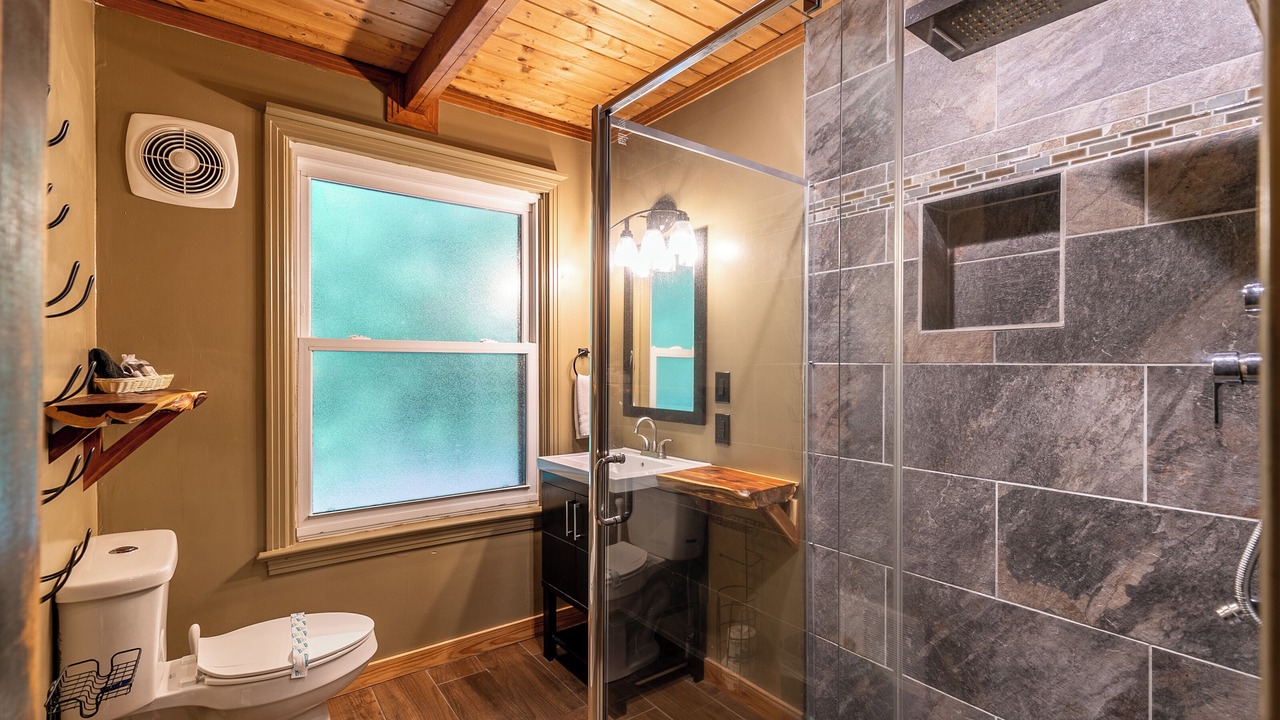 Photo of Bathroom in Lenoir