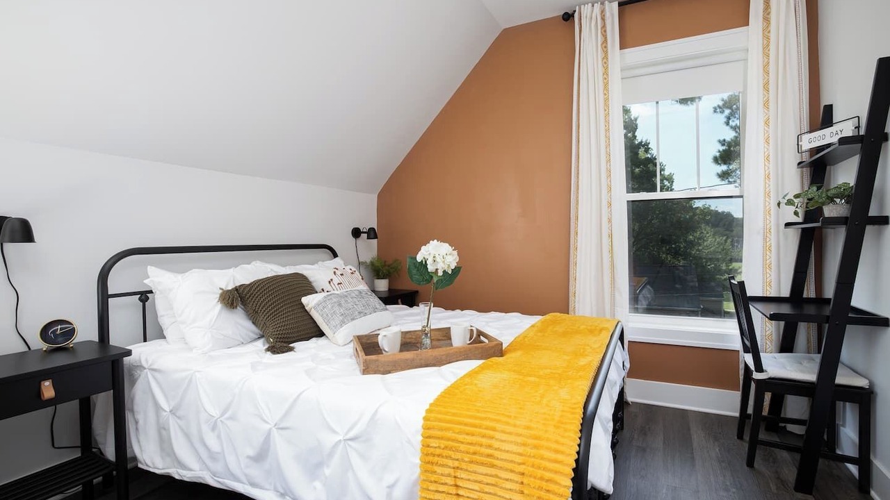 Photo of Bedroom in Villa Heights