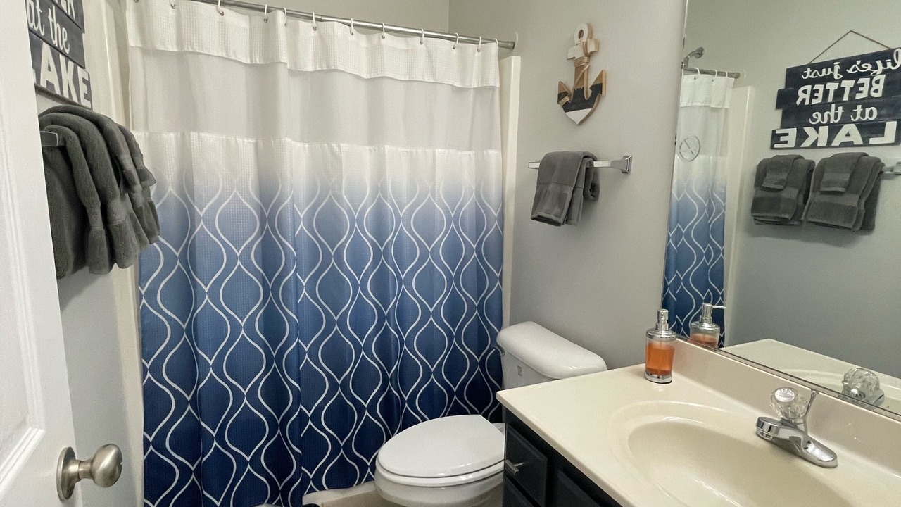 Photo of Bathroom in Huddleston