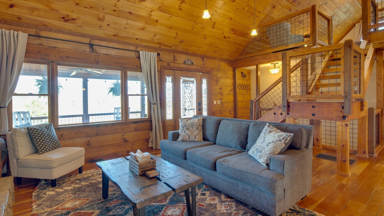 Photo of Livingroom in Winfield Cove