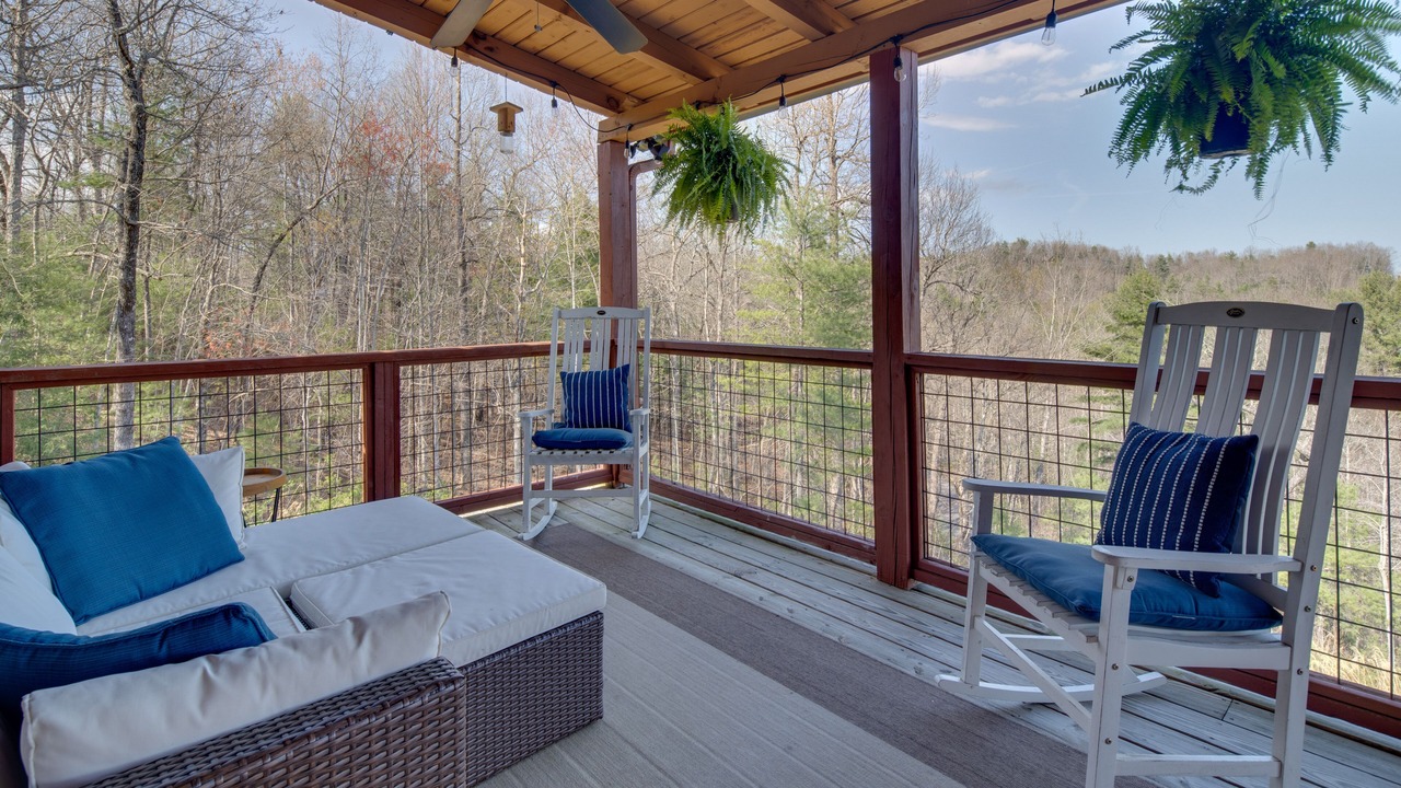 Photo of Patio Balcony in Winfield Cove