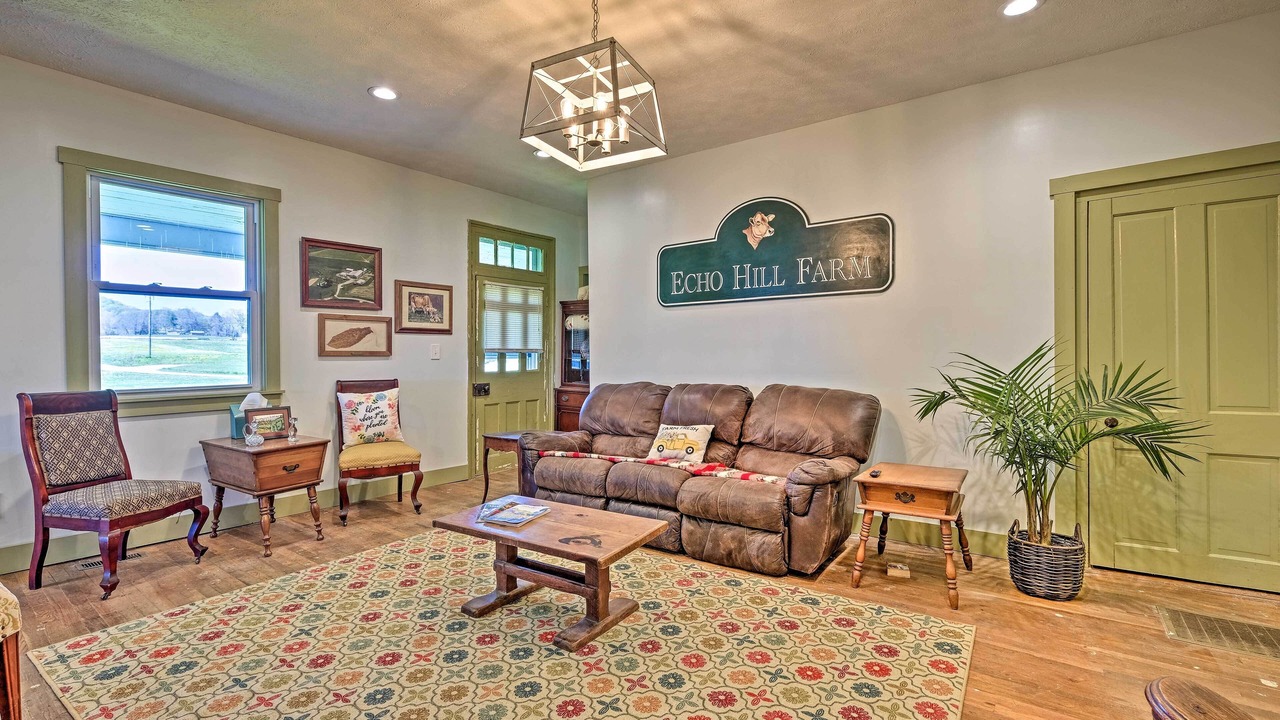 Photo of Livingroom in Plummers Landing