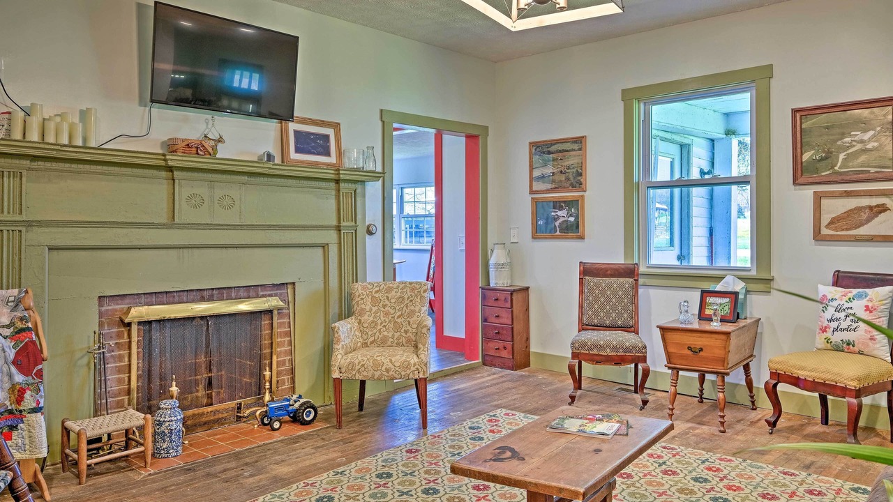 Photo of Livingroom in Plummers Landing
